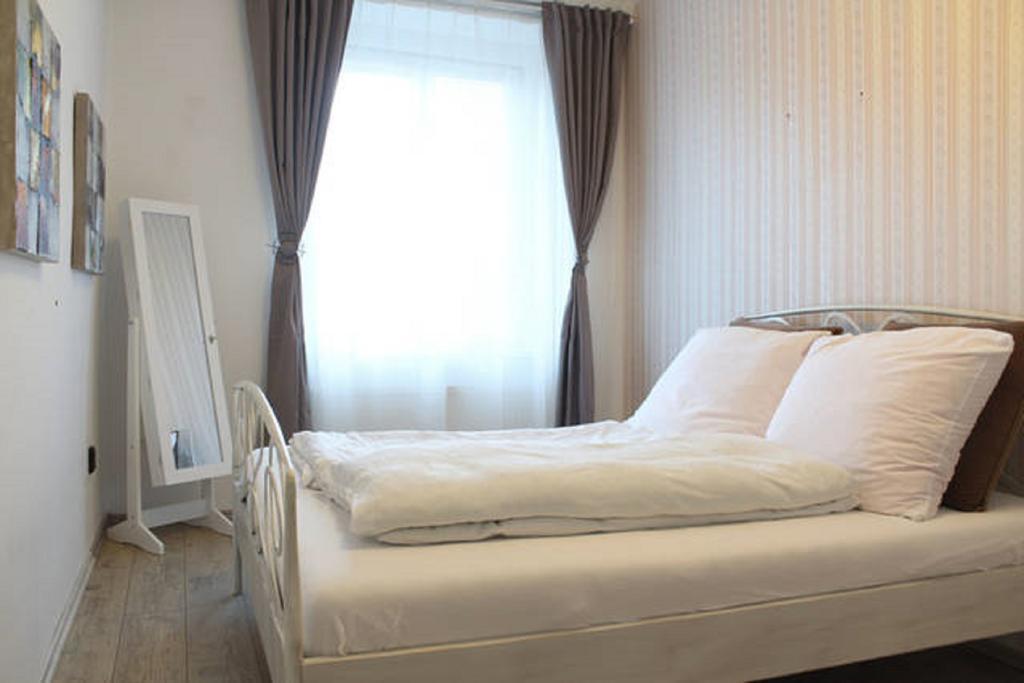 Apartment Argentinska 8 Prague Ngoại thất bức ảnh
