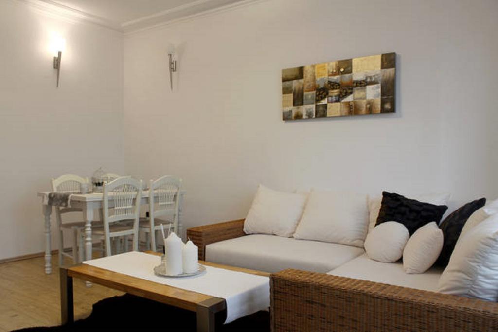 Apartment Argentinska 8 Prague Ngoại thất bức ảnh